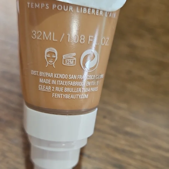 FENTY BEAUTY PRO Filt'r Hydrating Longwear Foundation 320 - Picture 4 of 4